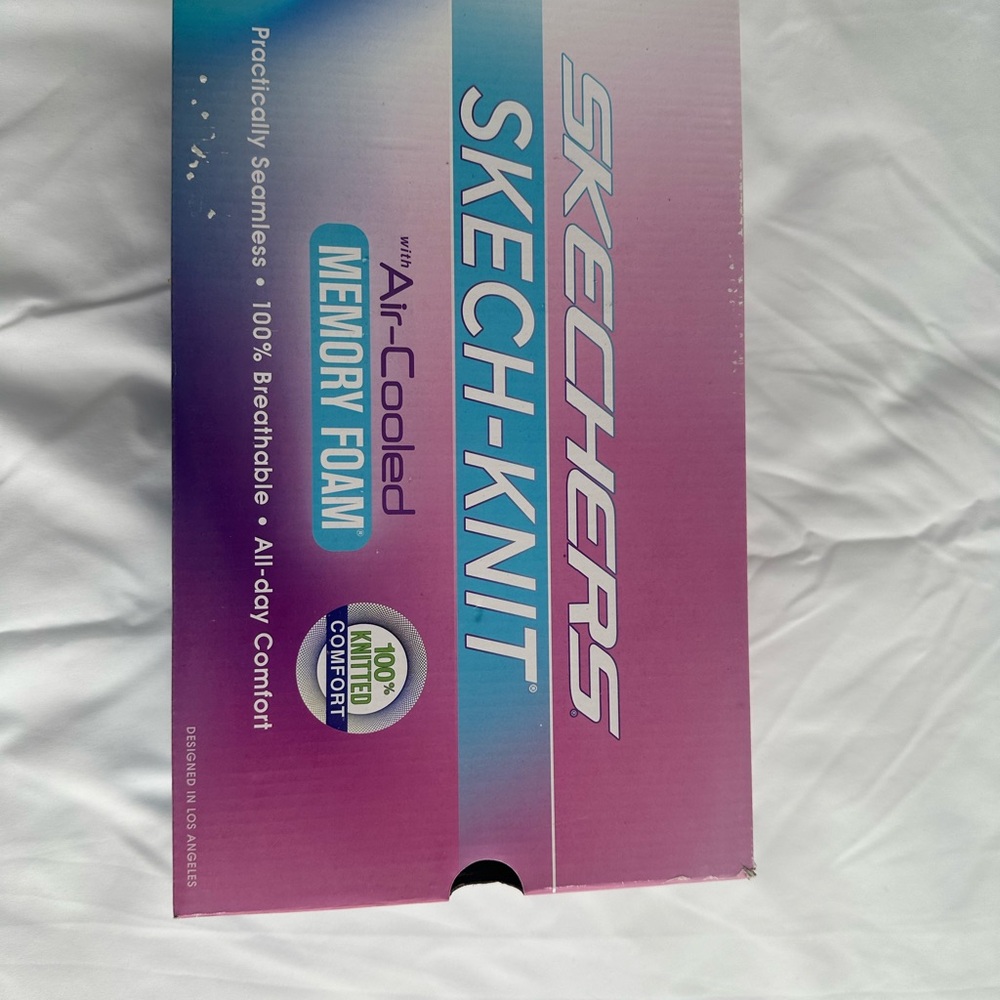 Skechers Skech-Knit Shoes Box